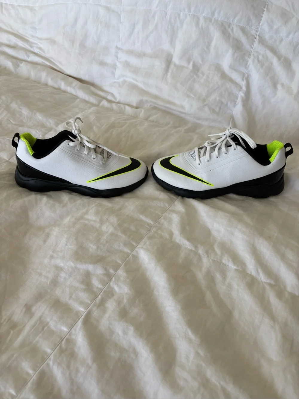 Nike Control Junior Golf Shoes Youth boys 3 white black neon green
